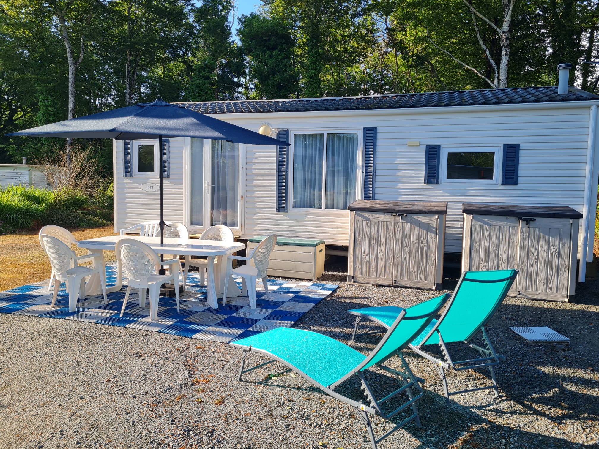 Terrasse et abords du mobil-home